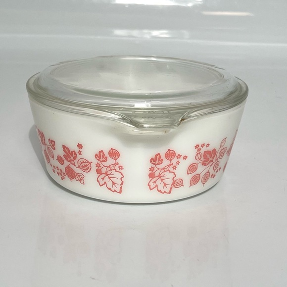 Vintage Pyrex Gooseberry Pink Cinderella Bake-Serve-Store Casserole # 472 & Lid - Picture 4 of 15